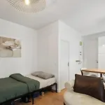 Paris Studio Near Eiffel Tower - Metro 6, 8, 12